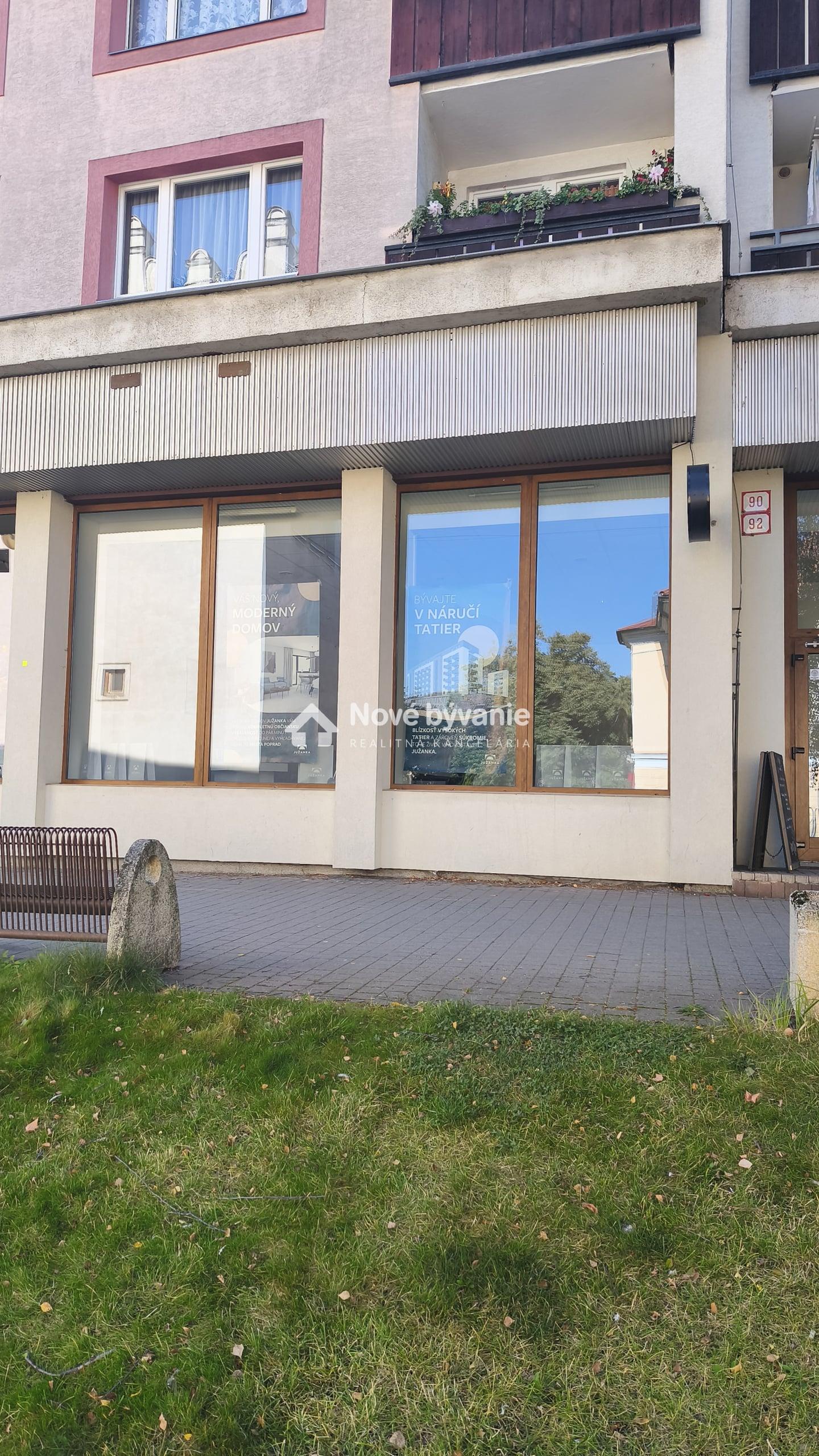 Exkluzívny priestor na prenájom na námestí Poprad – fotka 2