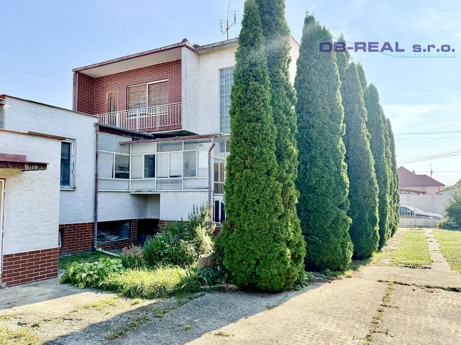 Predaj 3-podlažného 4-izb RD zast. plocha 175m2 + garáž 25m2, pozemok 869m2 - Funkčný, ihneď voľný. – fotka 2