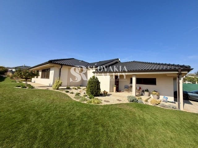 INTELIGENTNÝ 5-IZB. BUNGALOV - 1 316 m² FITNESS, DVOJGARÁŽ – fotka 2