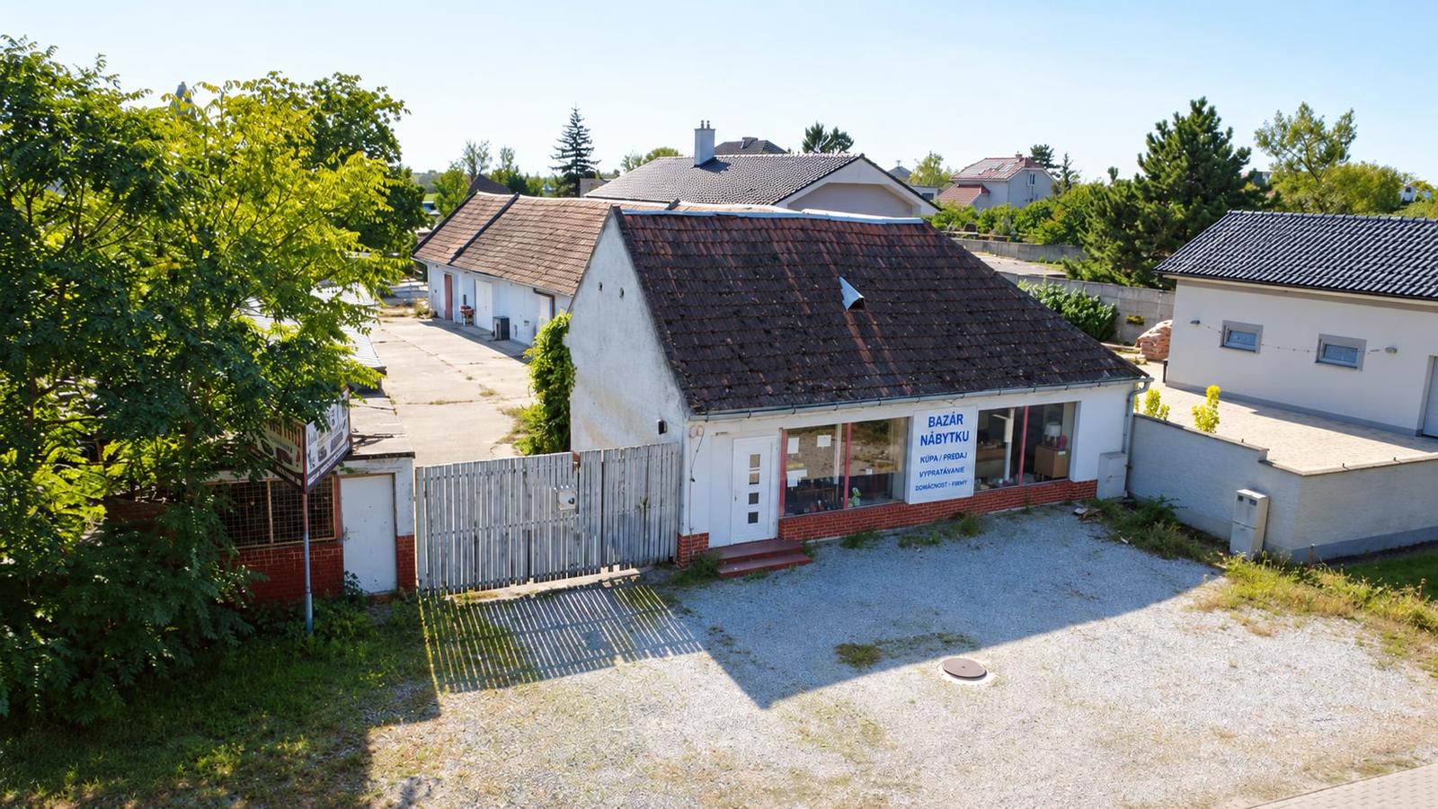 Na predaj nadštandartný pozemok v centre obce Most pri Bratislave – fotka 2