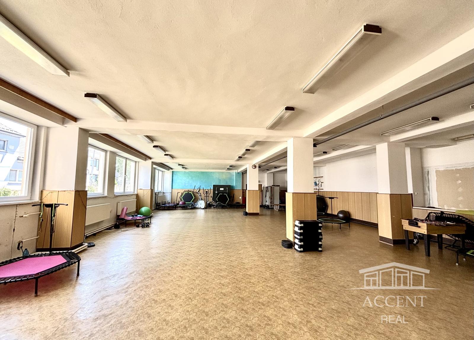 NA PRENÁJOM MULTIFUNKČNÝ PRIESTOR  195 m².