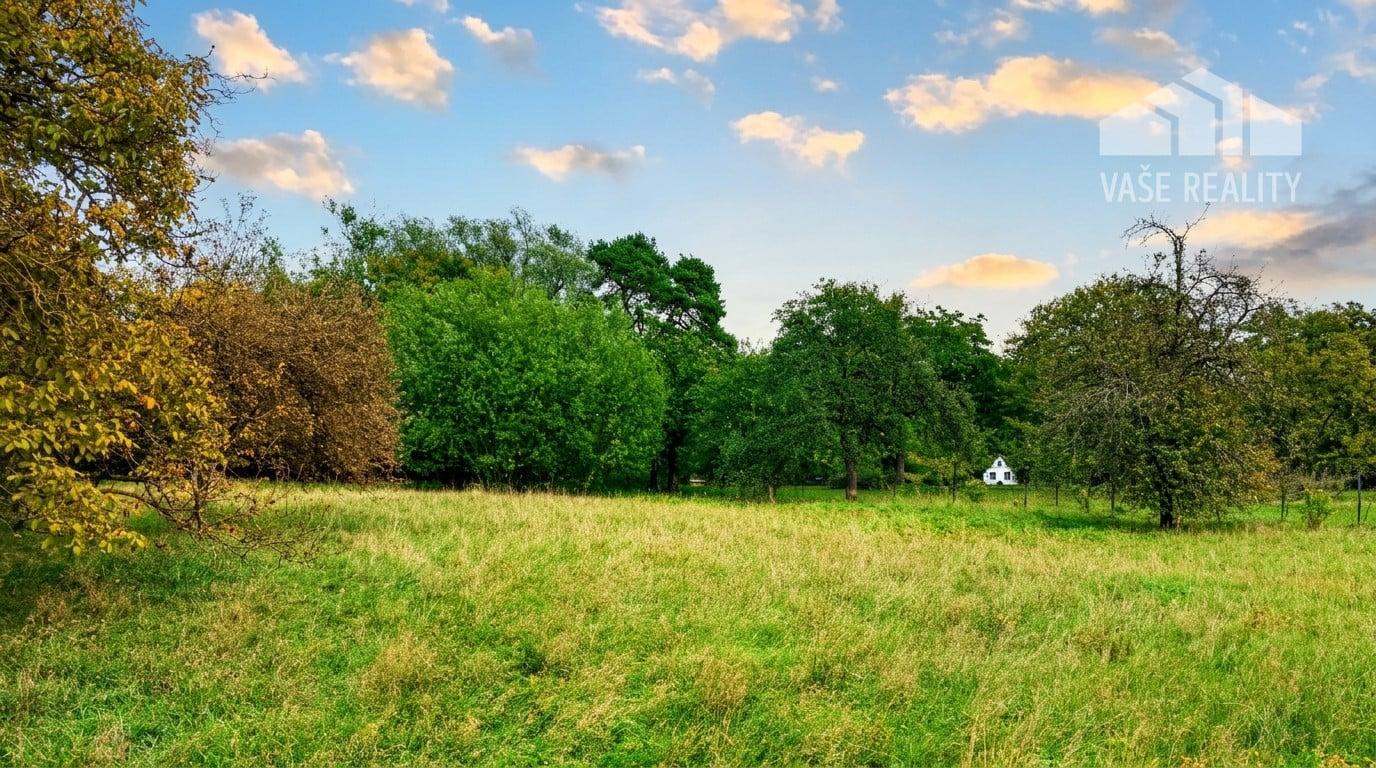 Stavebné pozemky  1828 m2 Klobušice