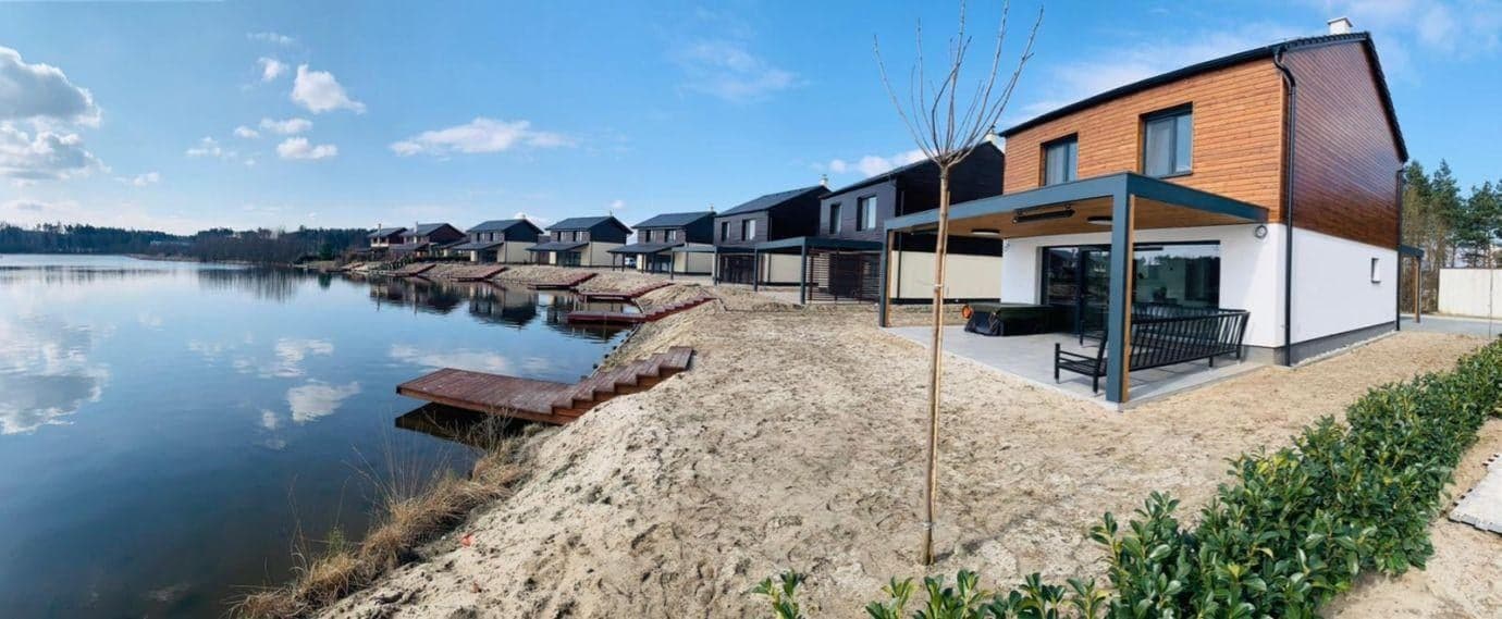 Nízkoenergetický dom v štandarde, krb, privátna pláž, golfový rezort