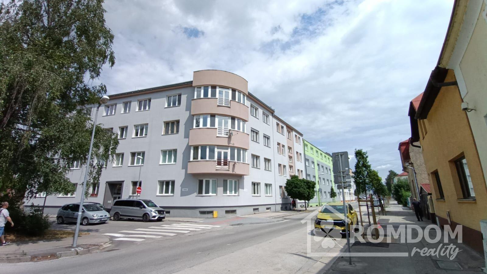PREDANE  PREDAJ 4 IZBOVÝ BYT 125 M2 V STAROM MESTE.