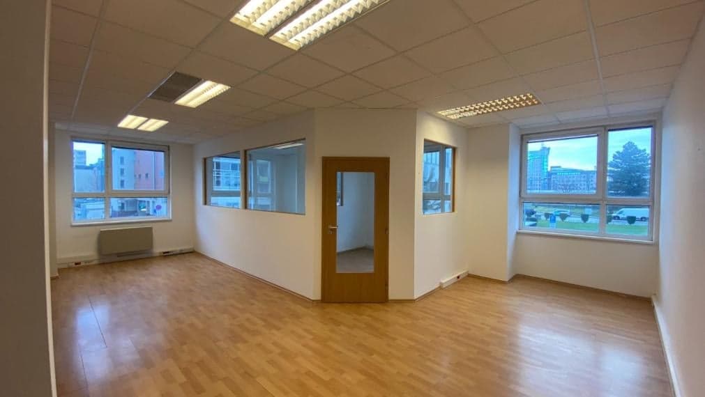 Administratívny priestor na prenájom - Bratislava V