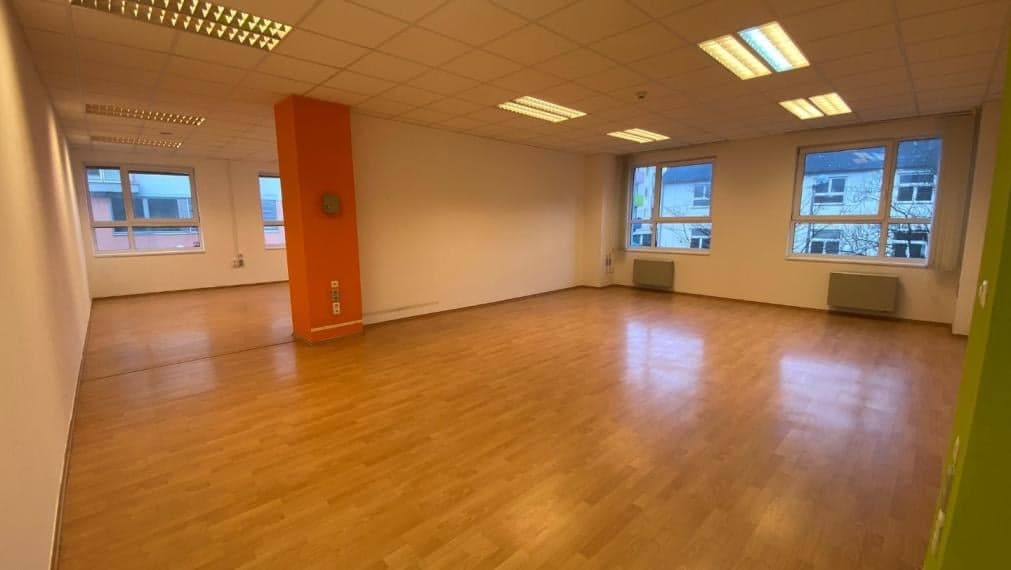 Rekonštruované kancelárske priestory na prenájom - Bratislava V