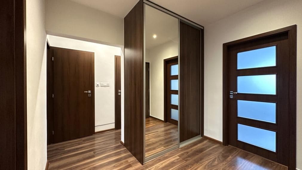 PREDANÝ - EXKLUZÍVNE - Slnečný a štýlový 3-izbový byt po kompletnej rekonštrukcii v Považskej Bystrici!