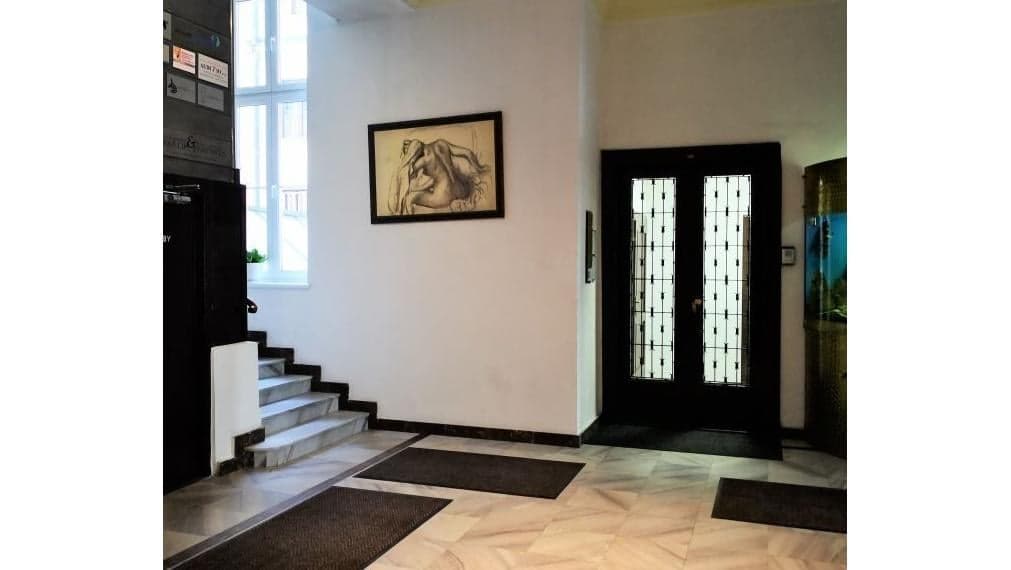 Kancelársky celok v historickej budove centre Bratislavy na Grossligovej ulici, aj s parkovaním, 109,38 m2, 147m2 alebo 169,30 m2