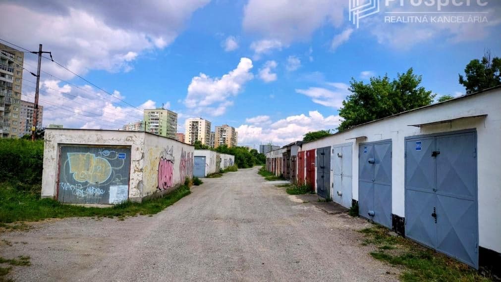 PREDANÉ📍Dvojgaráž JANTÁROVA, 36m2, Košice - Juh