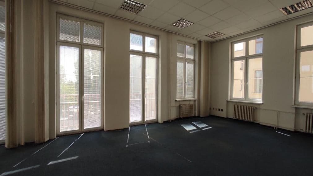 Kancelárske priestory v historickej budove centre Bratislavy na Grossligovej ulici, aj s parkovaním, 109,38 m2, 147m2 alebo 169,30 m2 – fotka 2