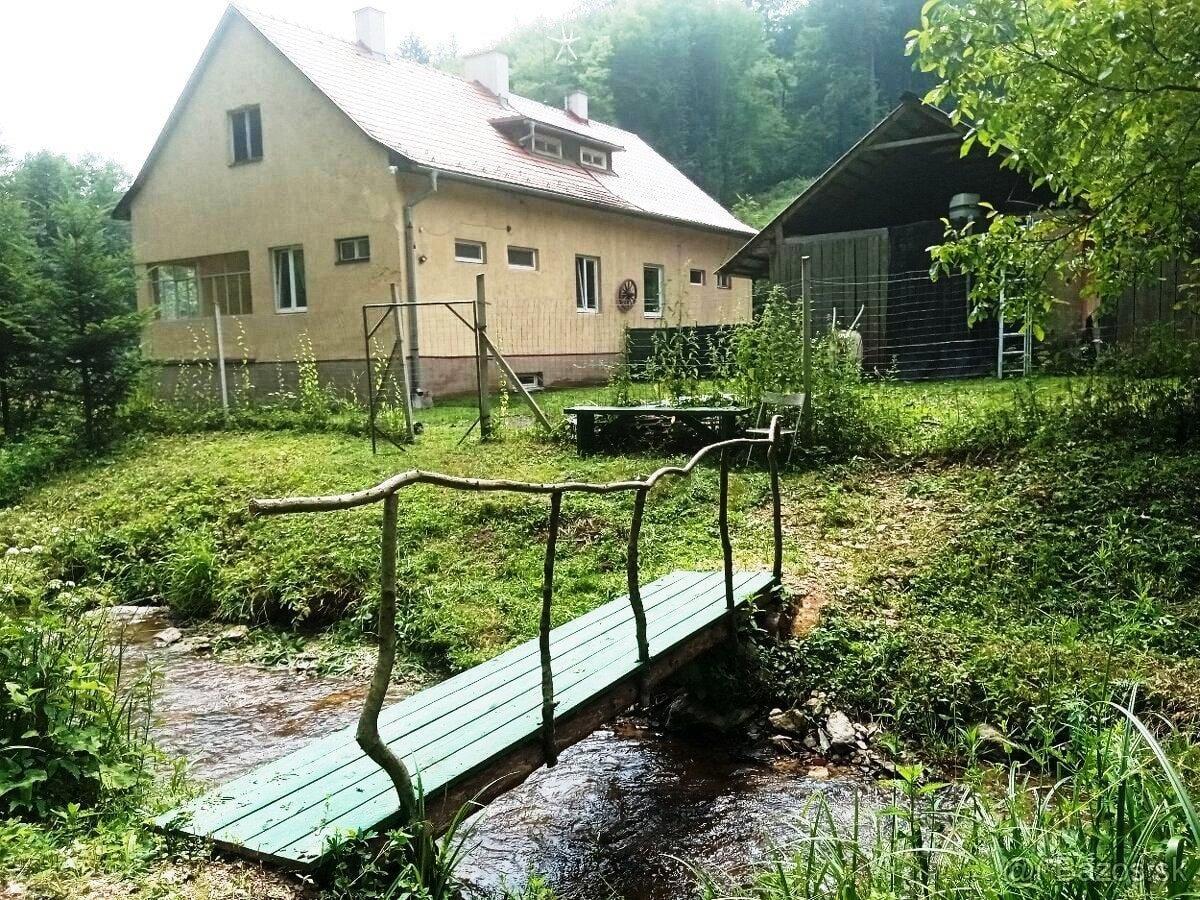 CINOBAŇA okr POLTÁR - SAMOTA pod LESOM pri potoku - TOPKA