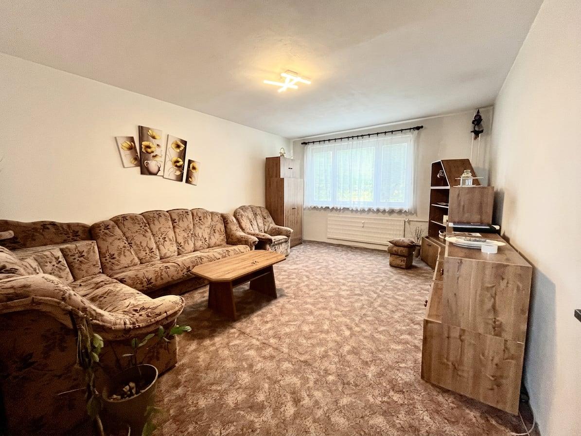 PRIESTRANNÝ 3 IZBOVÝ BYT , 80 M2, ZLATÉ MORAVCE