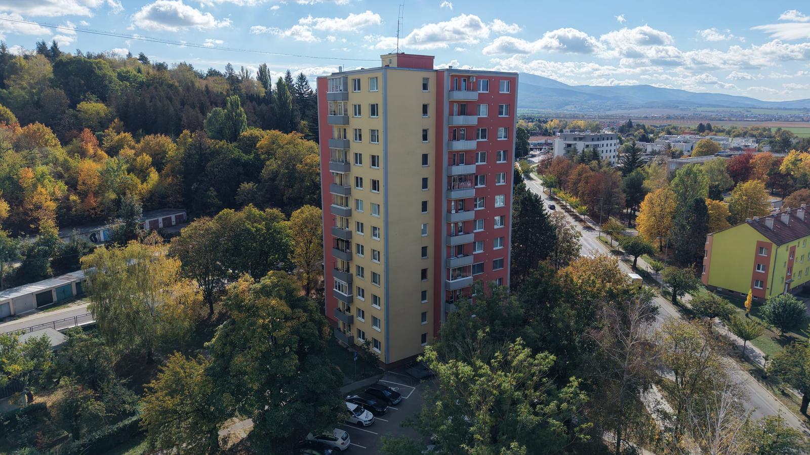 BartanusReality - Na predaj 3-izbový byt vo vyhľadávanej lokalite Trenčína, ul. Soblahovská.