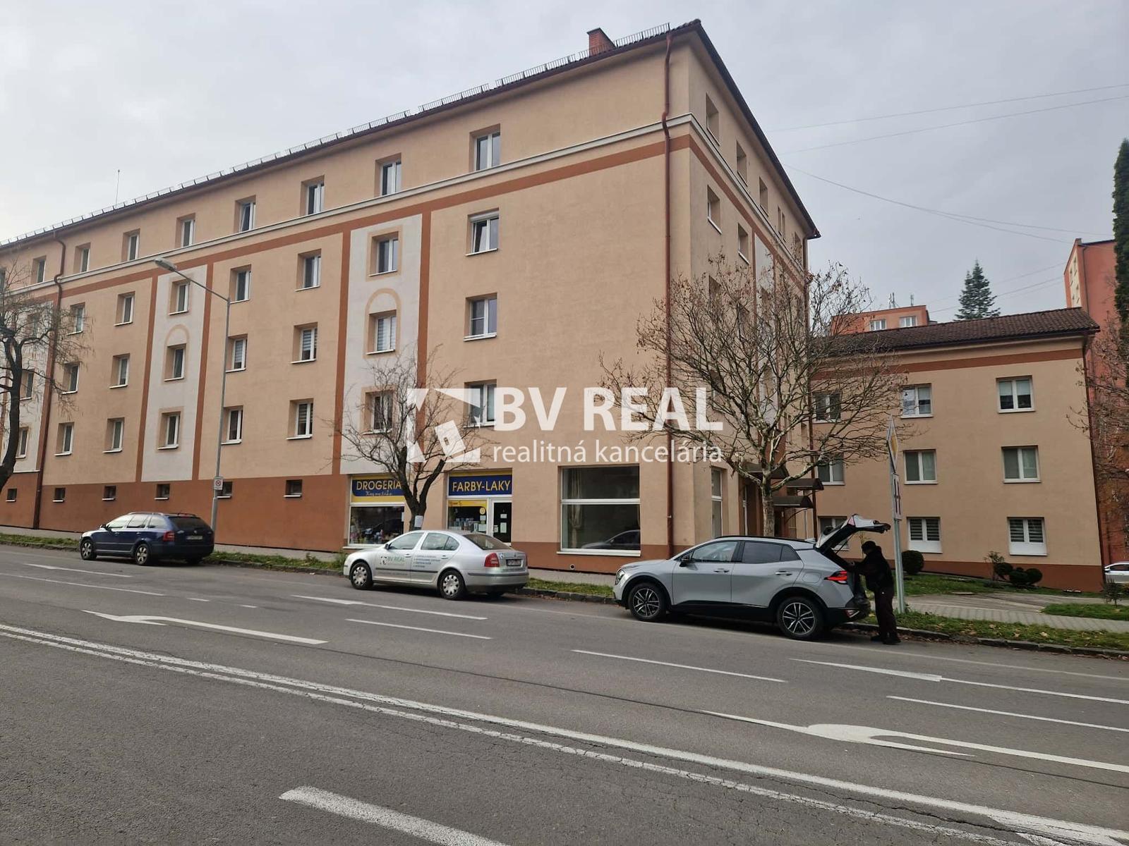 BV REAL Na prenájom komerčný priestor 28 m2 Handlová FM2539