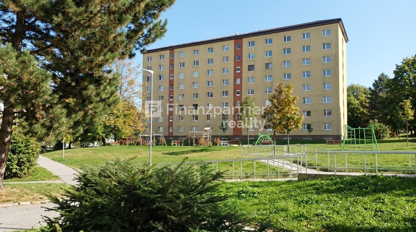 Investičný byt s dobrou polohou v SL. / F250-113-ALPO/