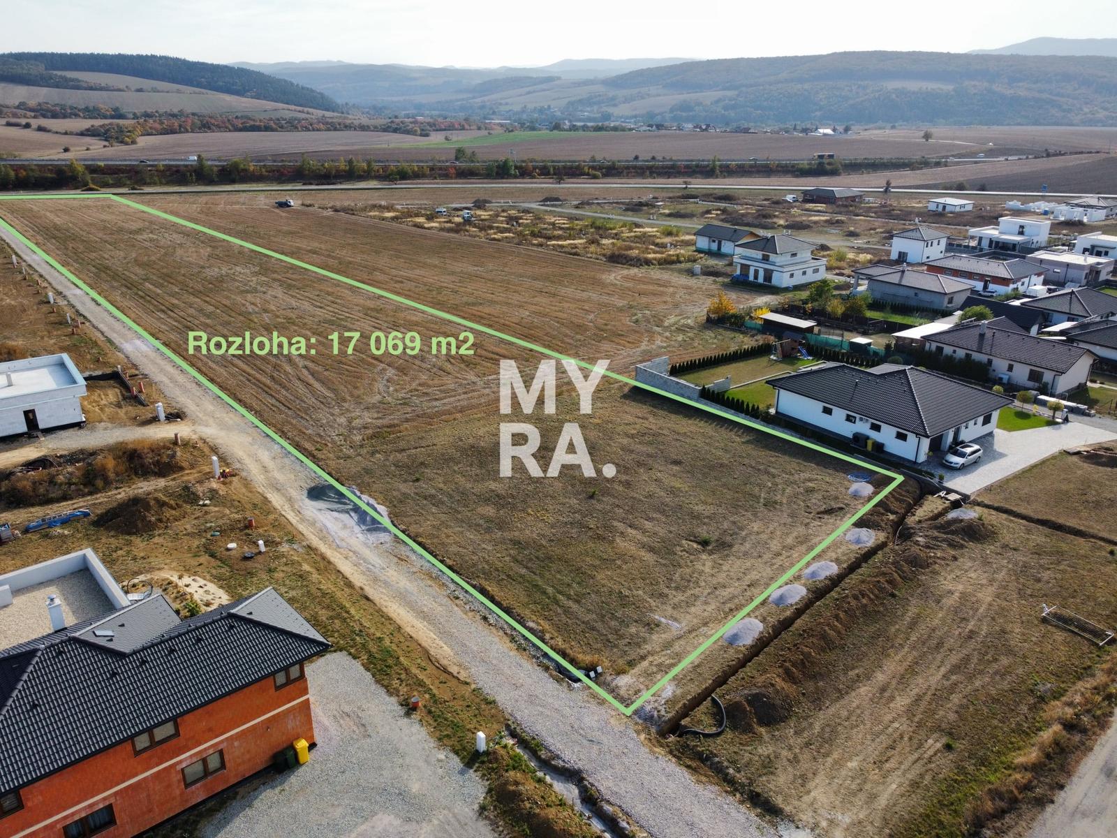 Stavebný pozemok v obci Svinia vhodný pre DEVELOPERA