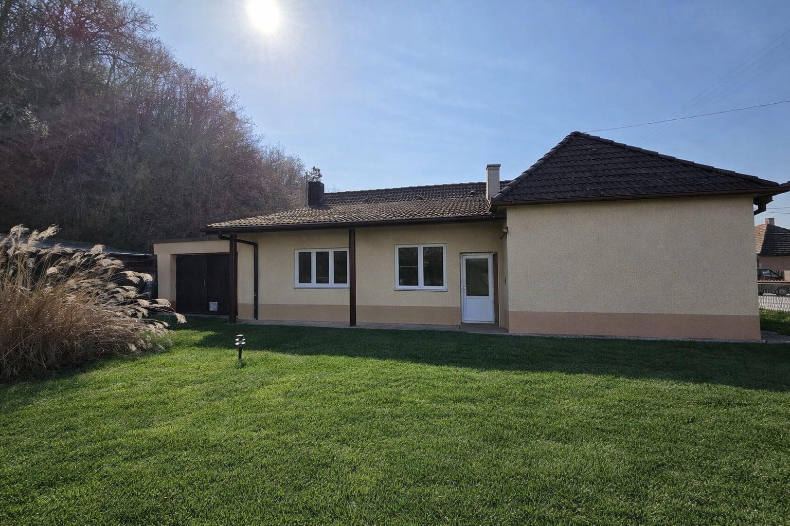 TARGETreal | Pozemok s rodinným domom v Ratnovciach – len 3 km od Piešťan ZNÍŽENÁ CENA – fotka 2