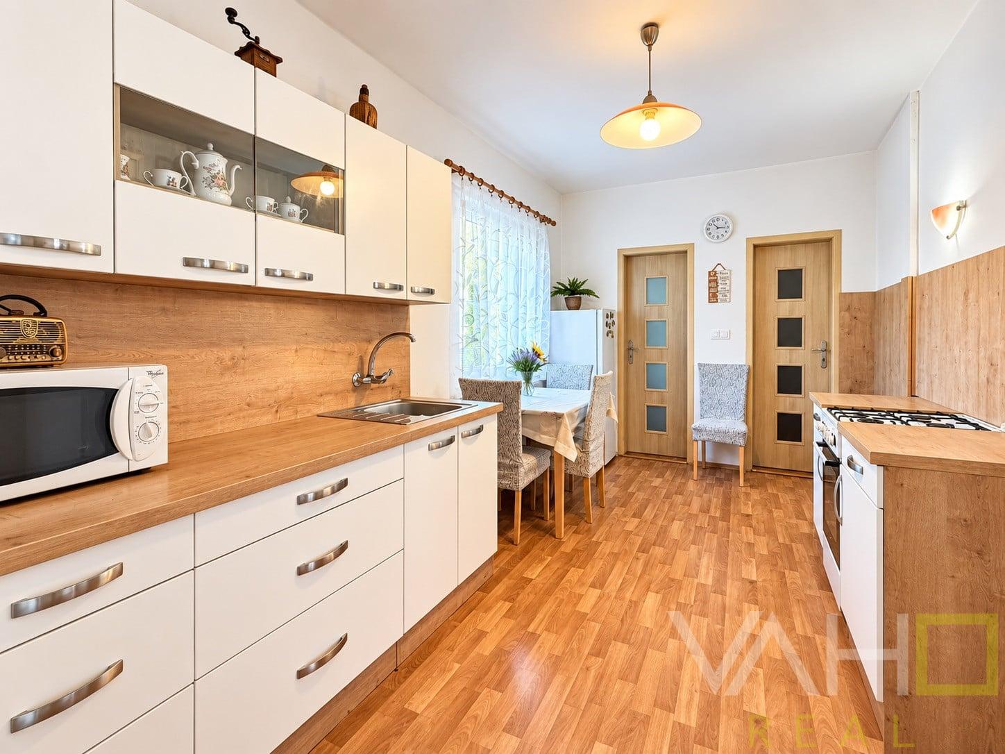 Rodinný dom na výbornej adrese | Trnava – Školská ulica | Pozemok 348 m² – fotka 2