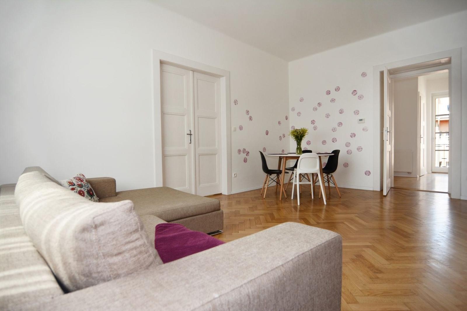..........PRENAJATÝ......... ELYZIA I Prenájom štýlový 3 izbový byt, Björsonova ul., Staré mesto, Bratislava