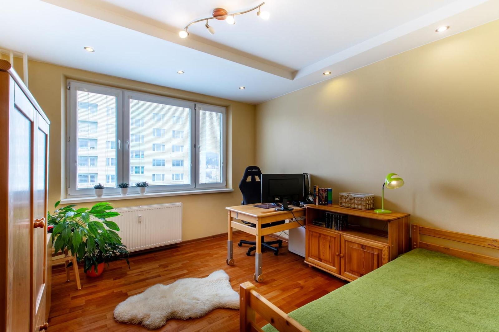 3 izbový byt, komplet rekonštrukcia, Branisková - Staré Mesto