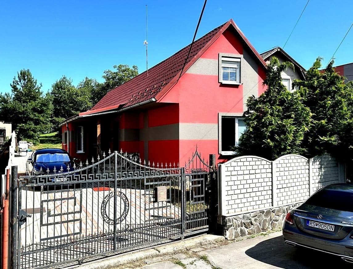 ZNÍŽENÁ CENA o 10000eur  !!! Predaj slnečného 4izb. rodinného domu v obci Nižná Pokoradz.