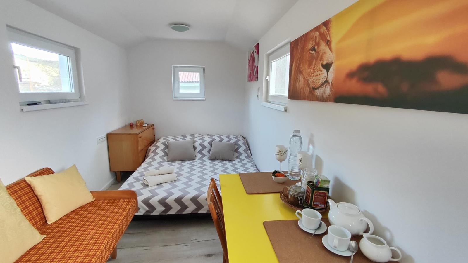 Na predaj rekreačný domček na pozemku 800 m2, vhodnom na výstavbu ďalšieho domu