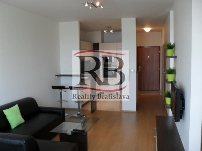 Exkluzívny 2i byt s loggiou, pivnicou, garážovým státím v Perle Ružinova