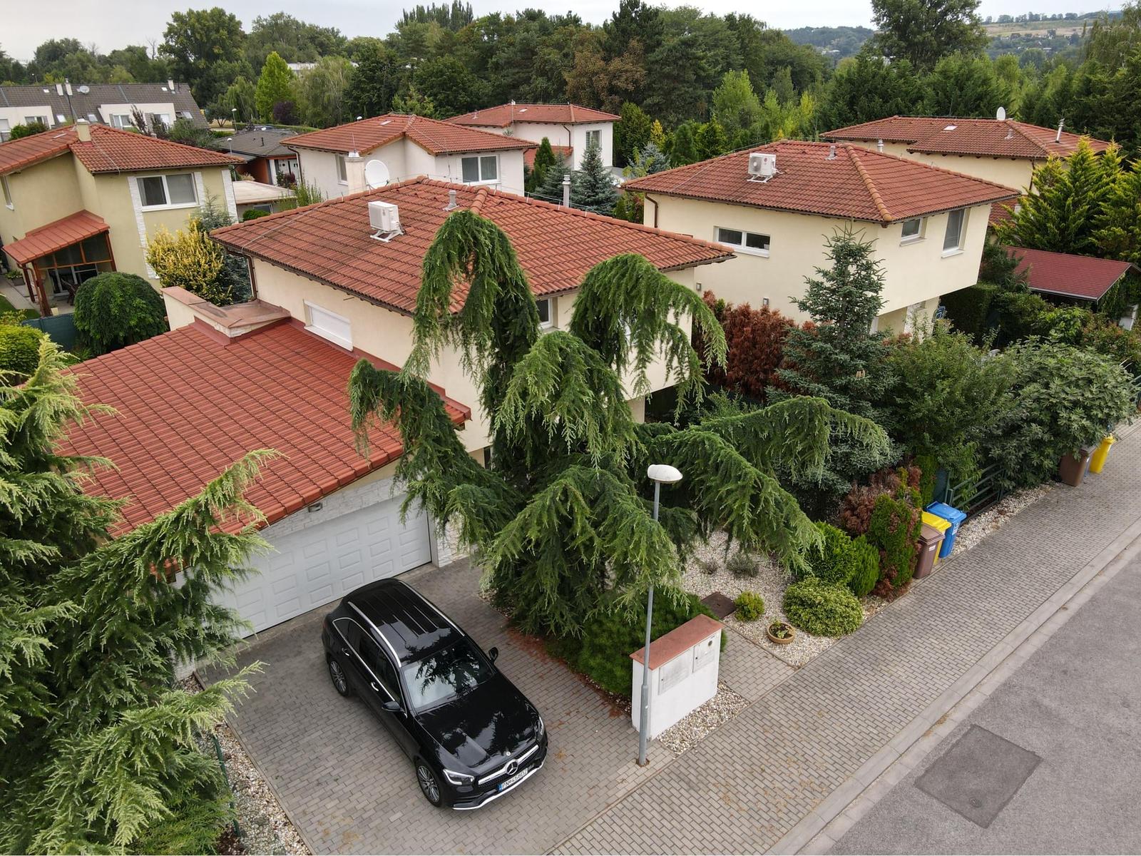 Pekný, komplet zariadený 4 izb. rodinný dom / Lodenica Piešťany