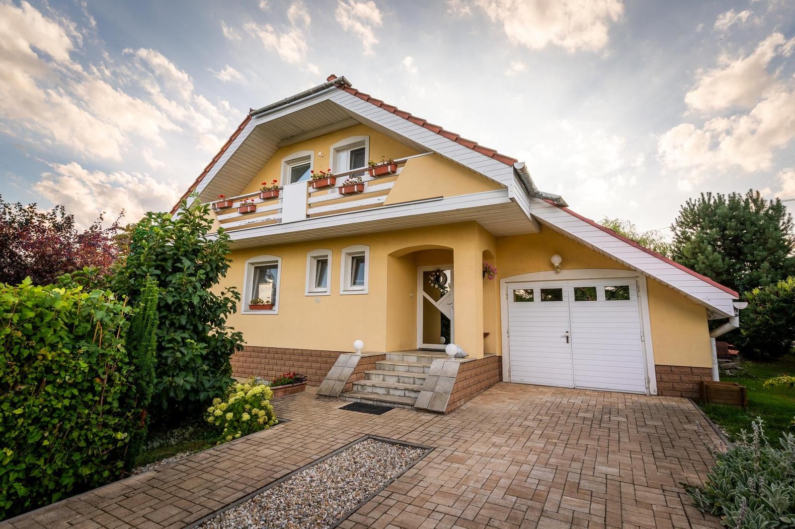 PREDANÉ -ZNÍŽENÁ CENA - EXKLUZÍVNE- ROD. DOM  Spišský Hrušov