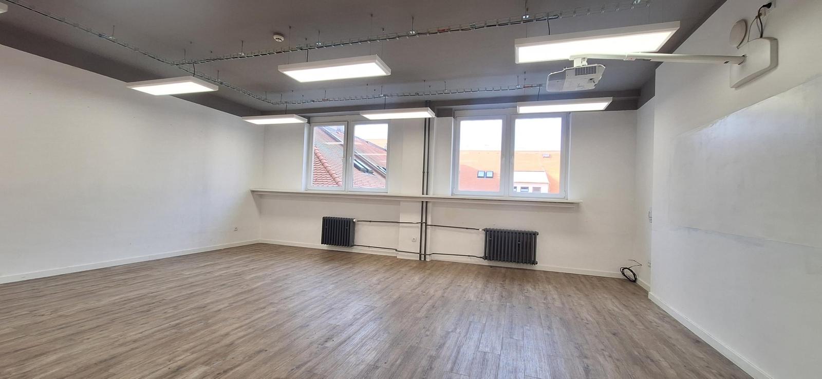 NA PRENÁJOM: kancelárske priestory od 35 m2 v centre mesta, Hviezdoslavovo nám.