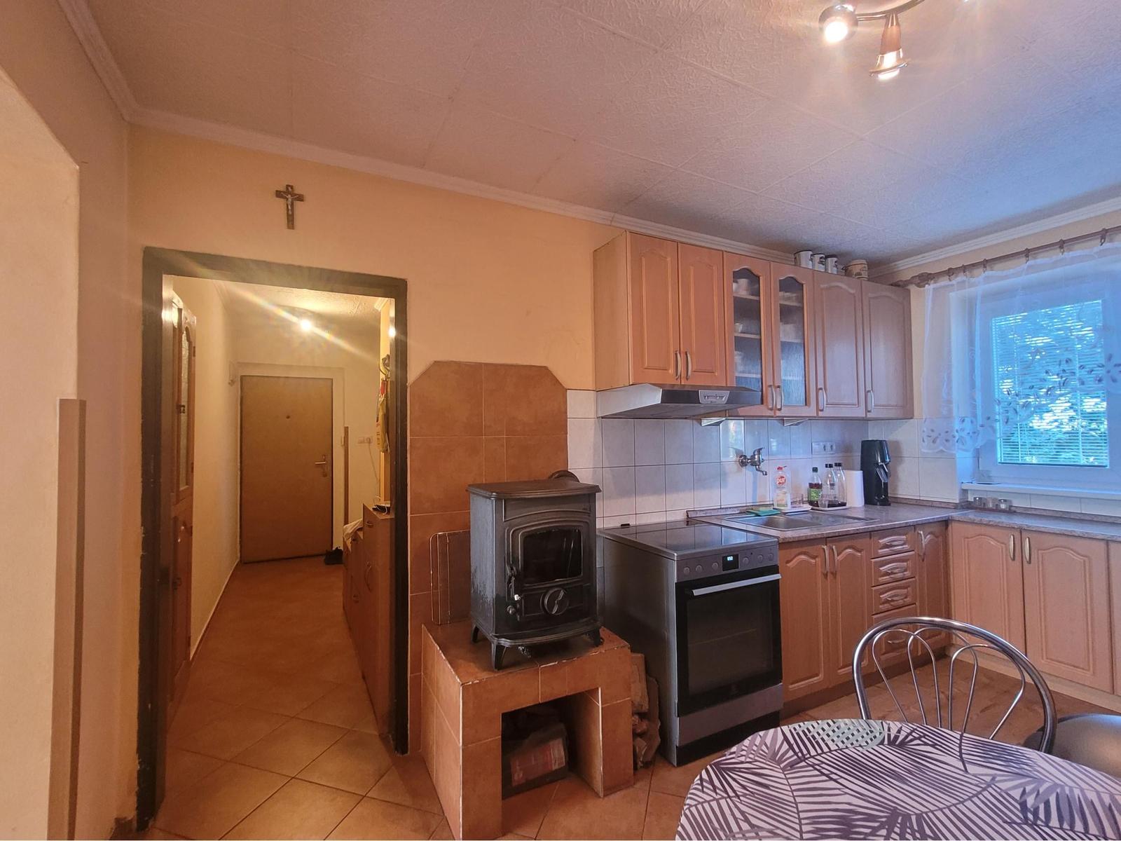 PREDAJ 3 izbový byt, 76,5 m2, Handlová, 29.augusta.