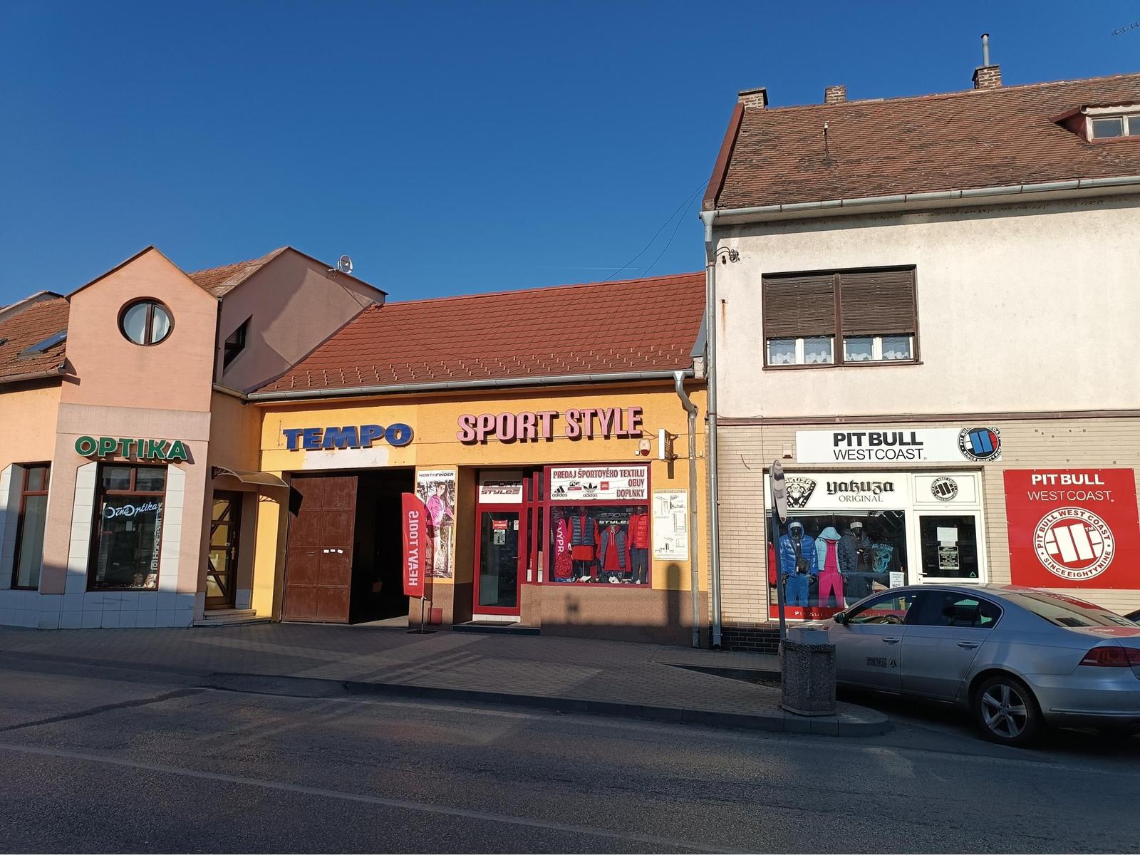 Na predaj-prenájom