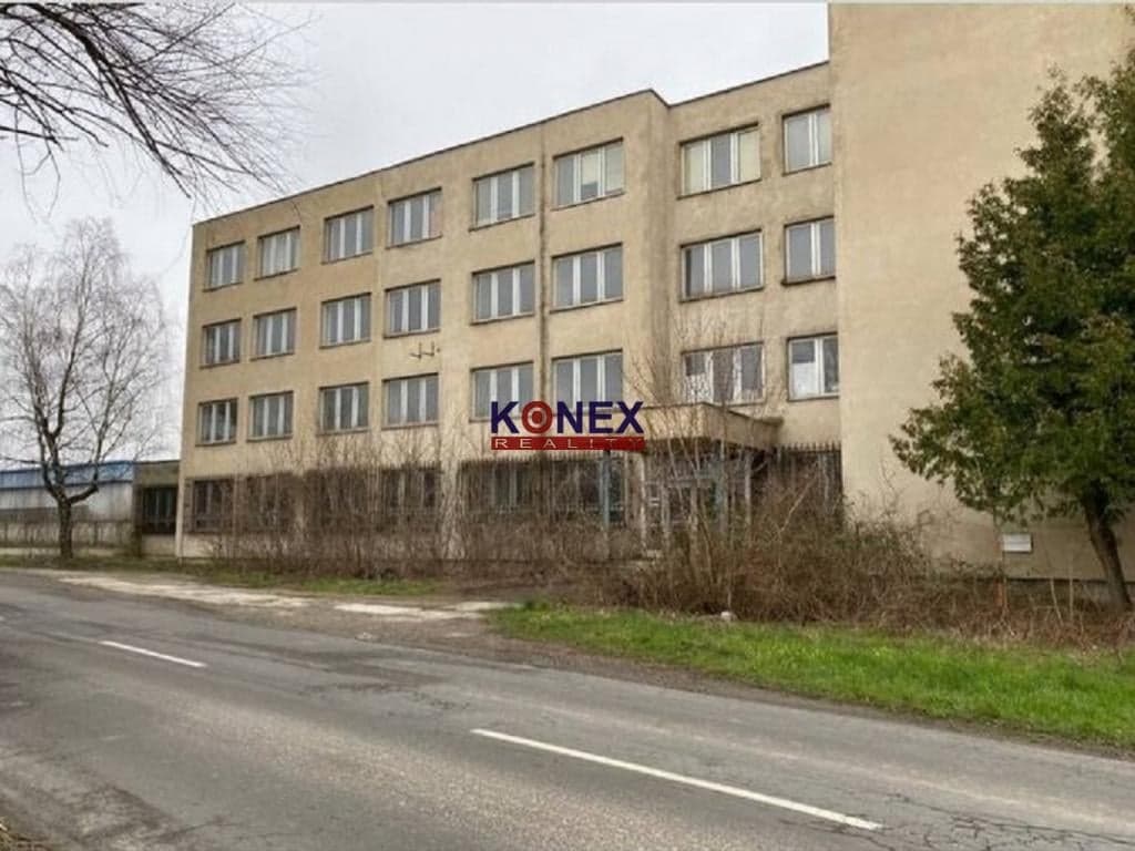 NA PREDAJ! Štvorpodlažná budova v Strážskom