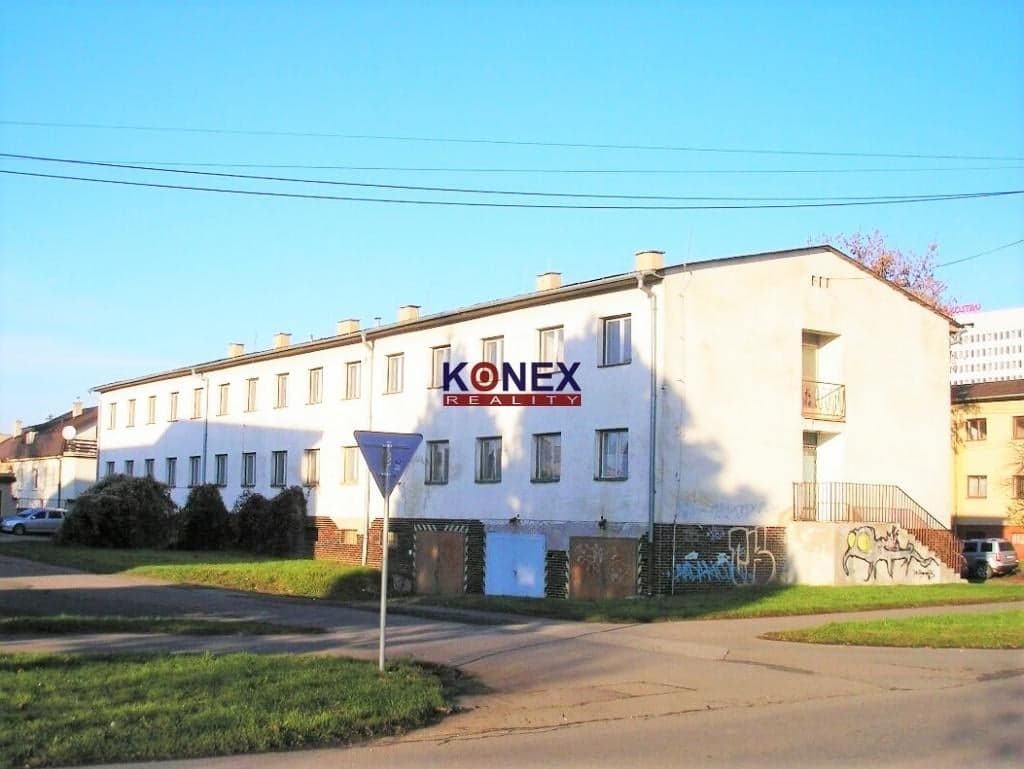 SUPER INVESTIČNÁ PONUKA! Budova - bytový dom v Humennom