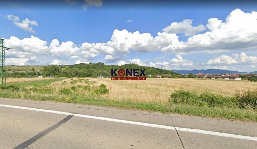 Na predaj pozemok v obci Kostolná-Záriečie, 5 km od Trenčína