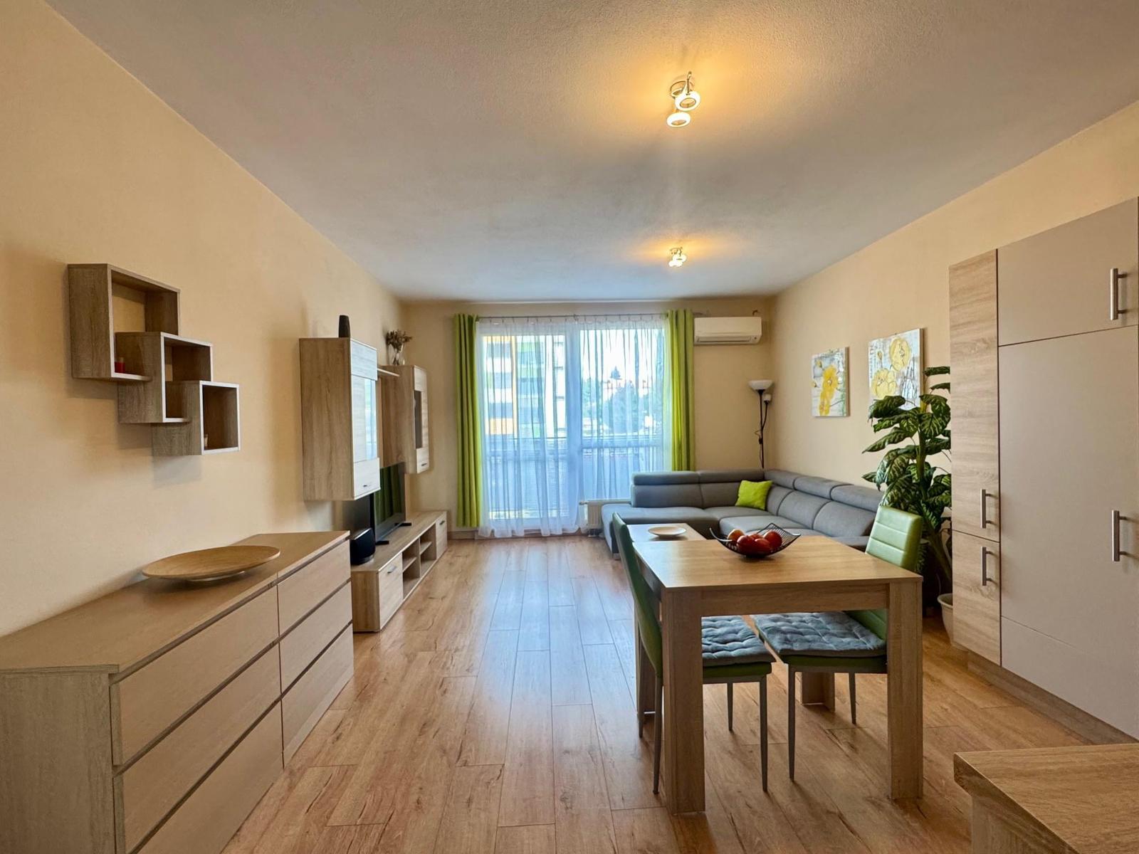 Prenájom pekný 2 izbový byt, 2x balkón, garáž, novostavba