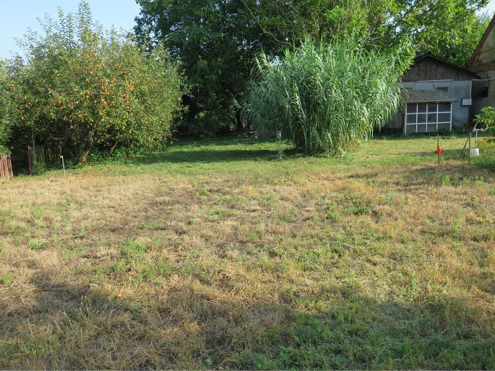 Predávame 2 STAVEBNÉ POZEMKY v obci Lužianky, okres Nitra