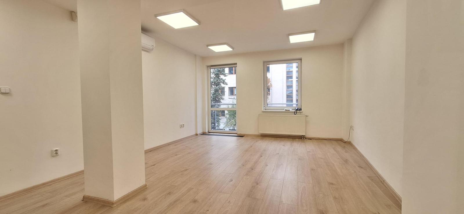 NA PRENÁJOM: kancelárie 26 m2, 28 m2, 30 m2, Jozefská ul., Staré Mesto