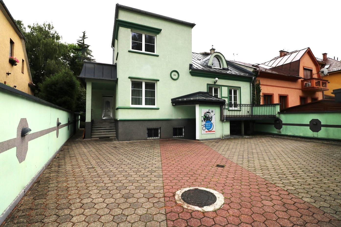 PREDAJ POLYFUNKČNÁ VILA V BLÍZKOM CENTRE MESTA