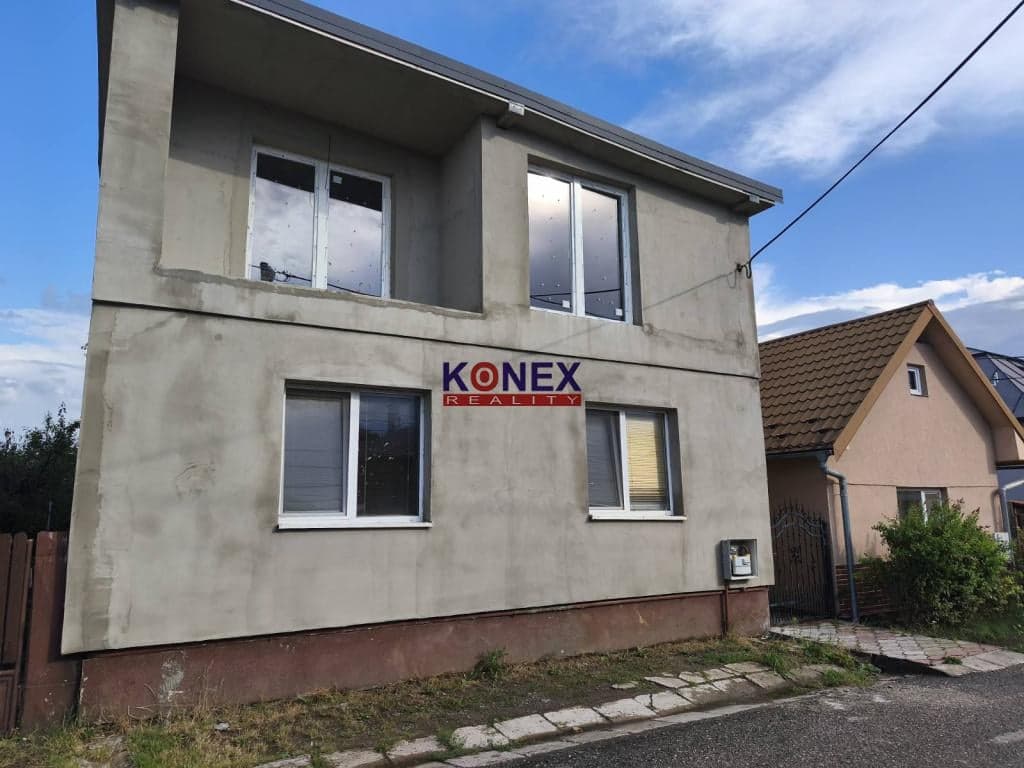 NA PREDAJ Poschodový rodinný dom v meste Michalovce