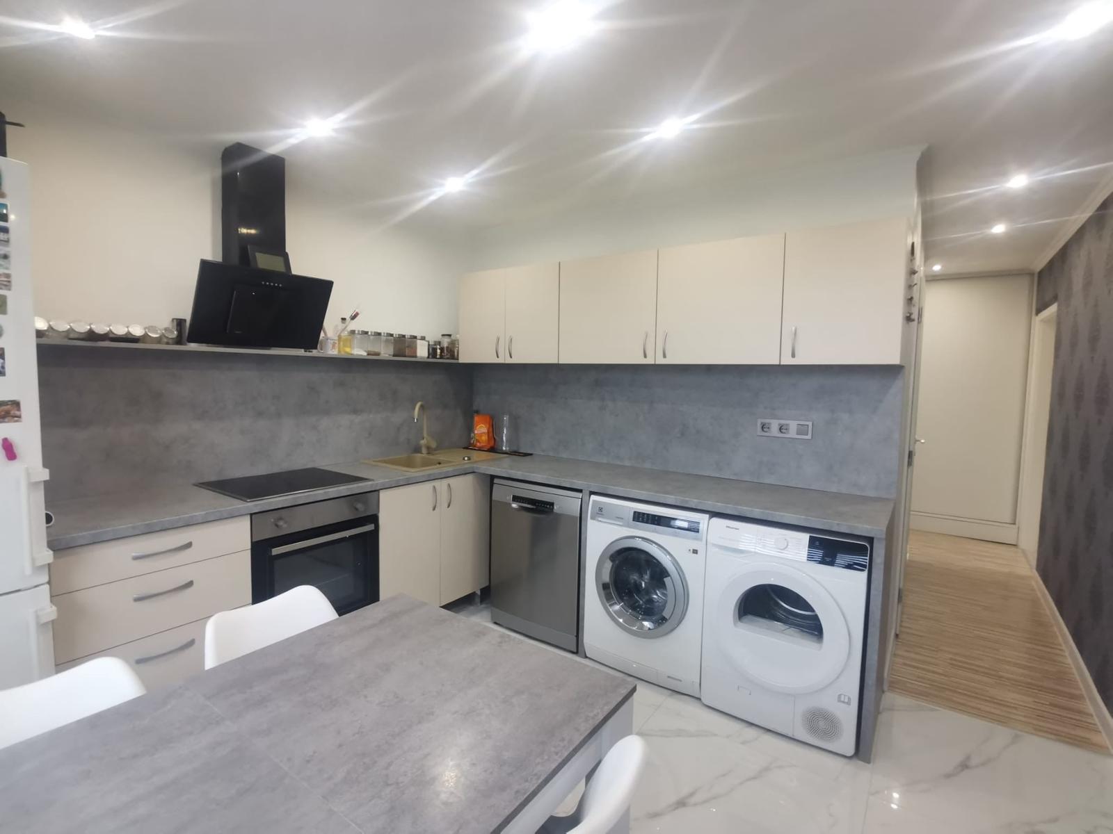 PREDANÉ - Moderný zrekonštruovaný 3-izbový byt, Handlová, 76 m2
