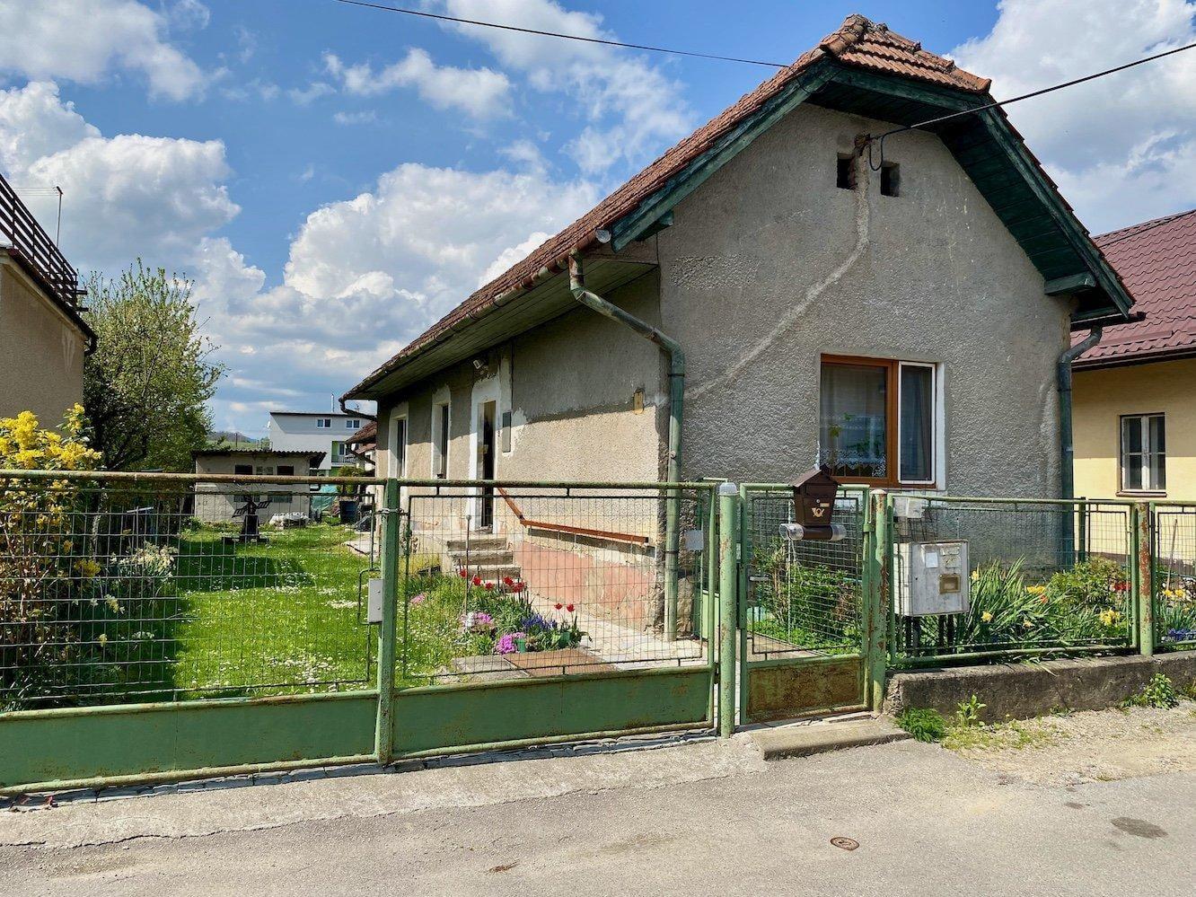 Rodinný dom s pozemkom 473m2 Žilina - Bytčica všetky IS