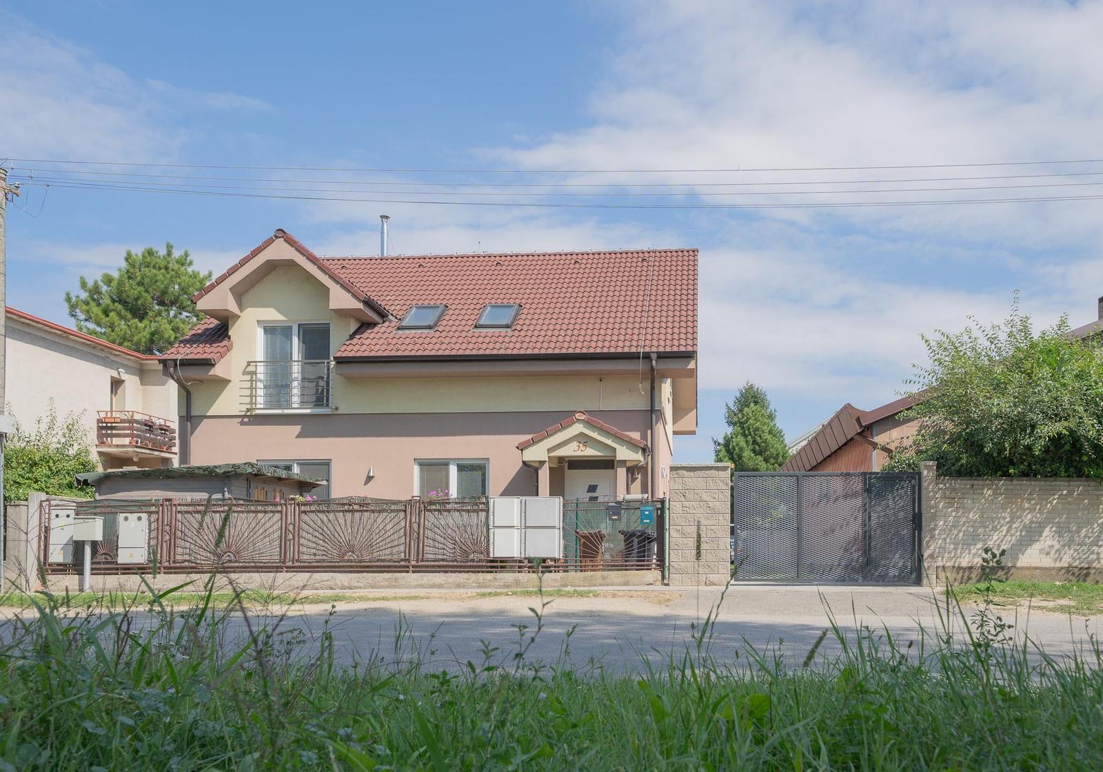 Dve samostatné jednotky, jedno výhodné riešenie