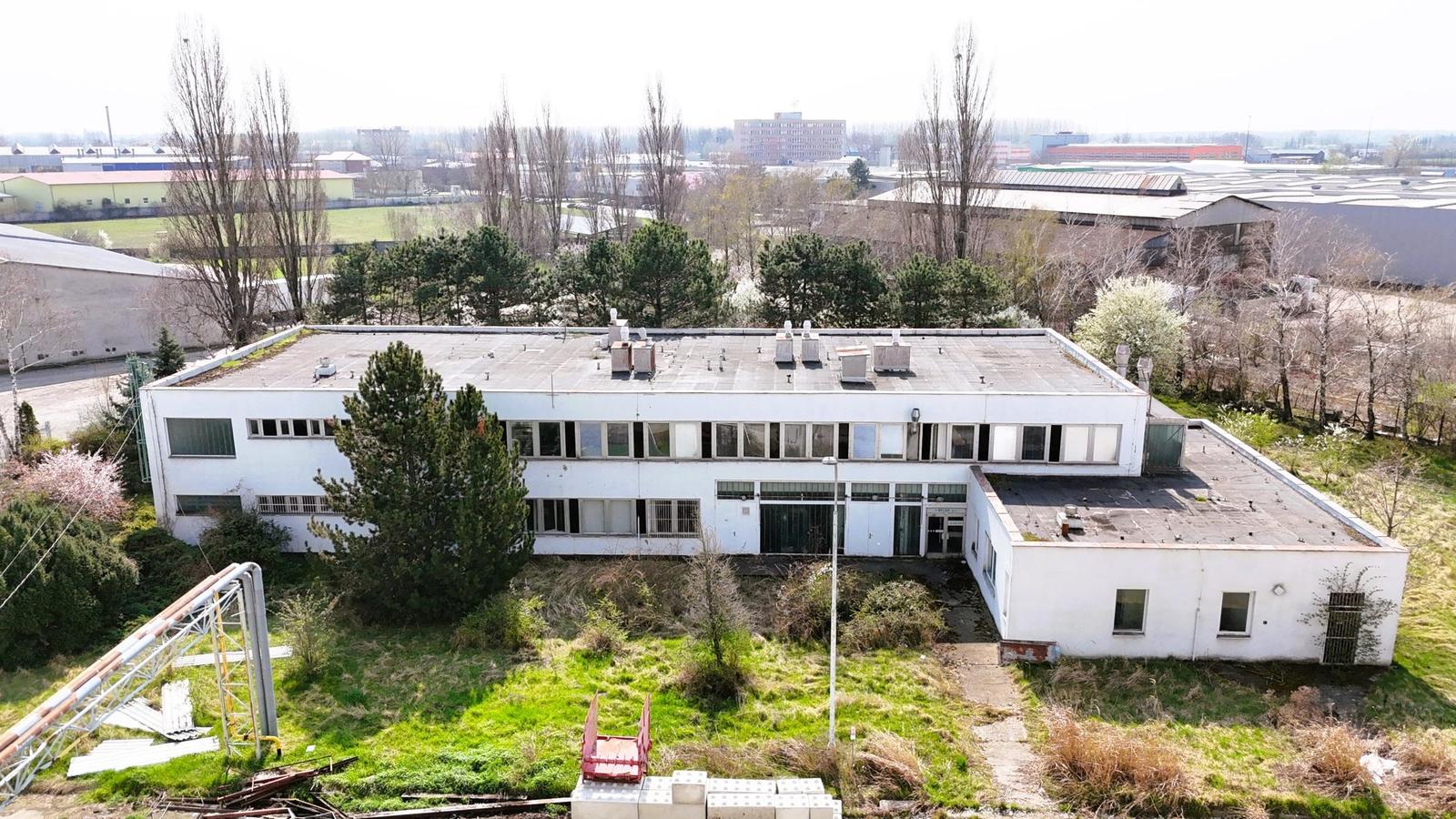 REZERVOVANÉ. Prevádzková budova v Dunajskej Strede