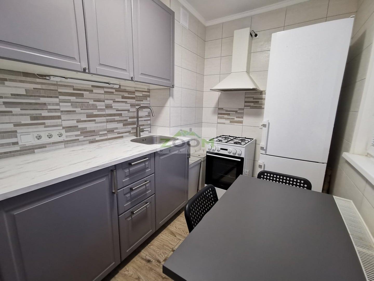 SDH – 2 izbový, kompletne zrekonštr. byt s loggiou, 52m2