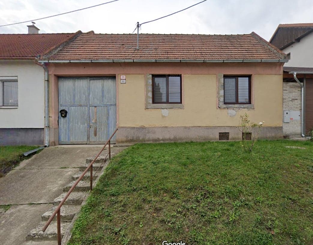 PREDANÉ - ZNÍŽENÁ CENA !!! Predaj rodinného domu v Šenkviciach s veľkým pozemkom