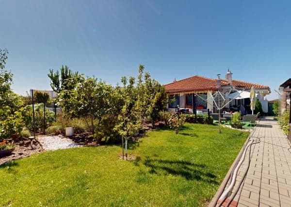 PREDAJ 4 izbový bungalov Slovenský grob