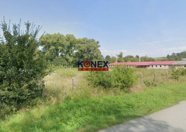 ID-3153 NA PREDAJ Rozľahlý pozemok s veľkou halou pri obci Duplín