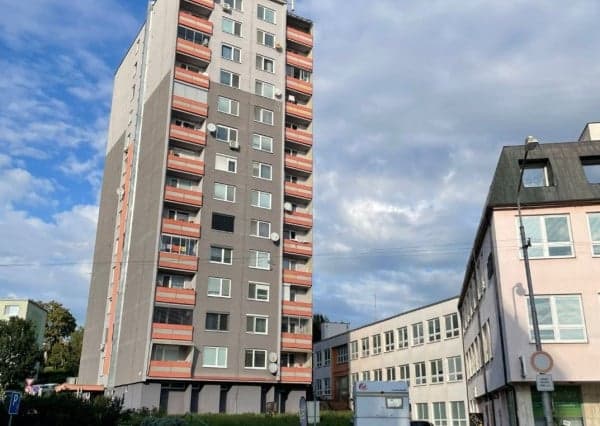 AFYREAL predaj 2 izbový byt pôvodný stav ul. P.O.Hviezdoslava, TOP prostredie