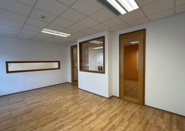 Kancelársky priestor na prenájom - 205 m2, Údernícka ul.